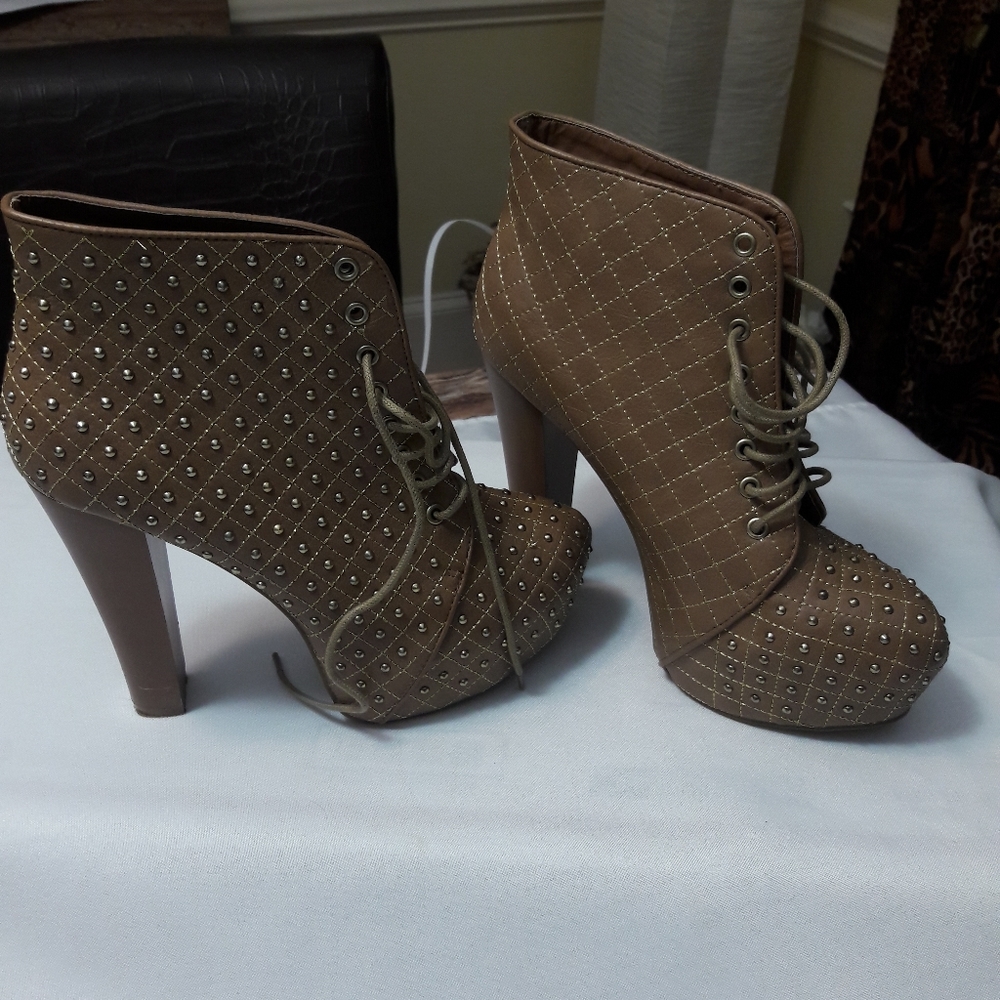 Chunky heel Charlotte Russe! boots